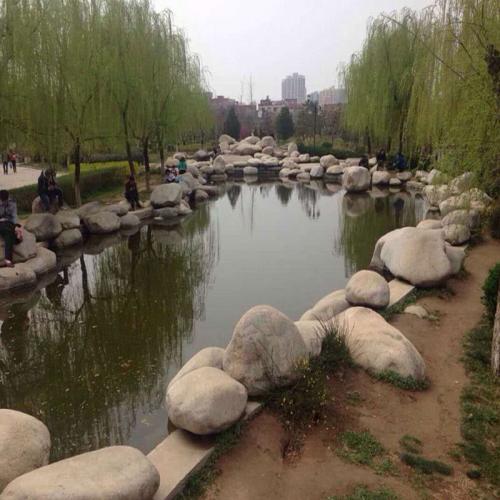 水冲石